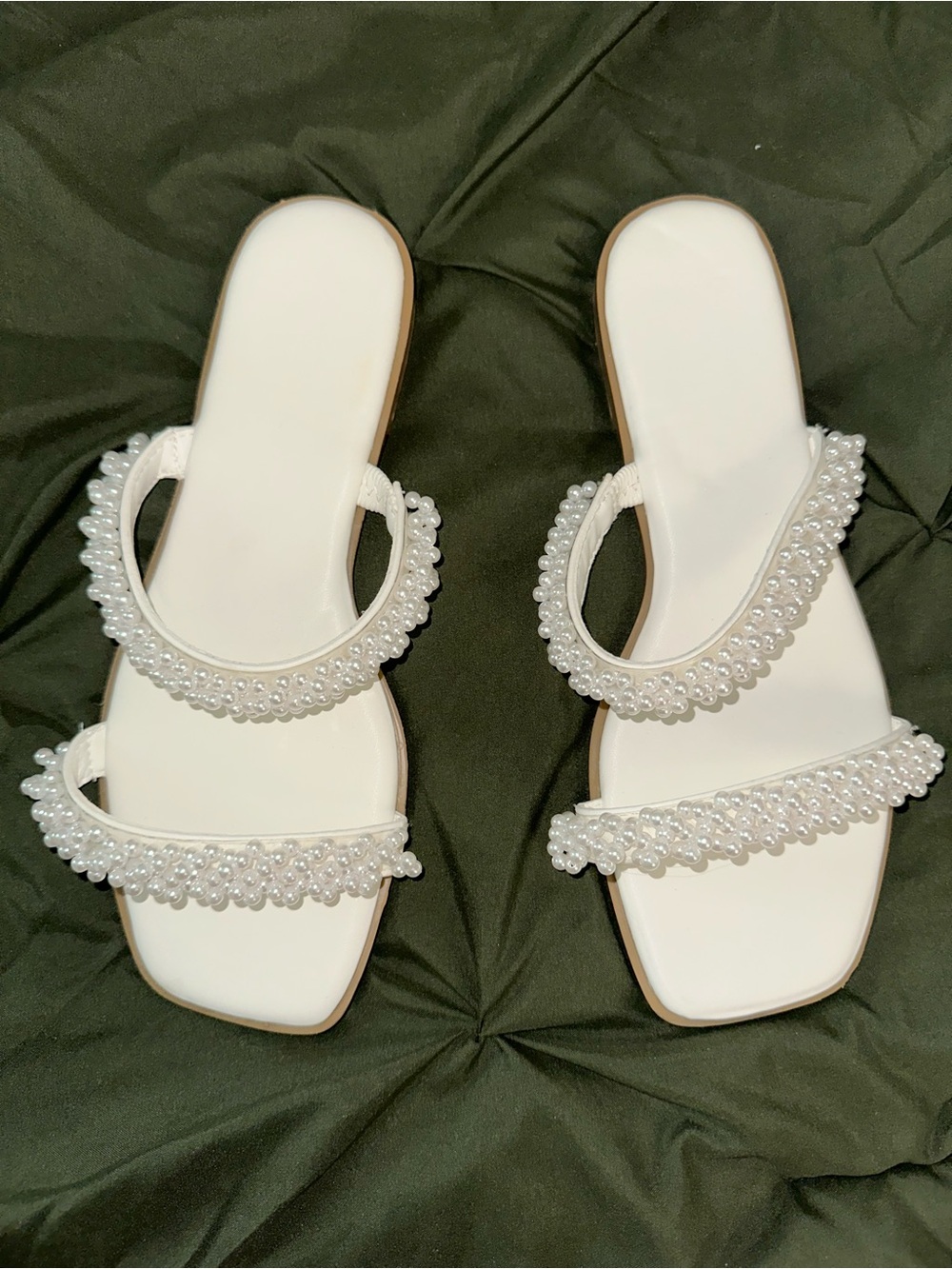 7.5 Pearl-Embellished White Women's Slide Sandals